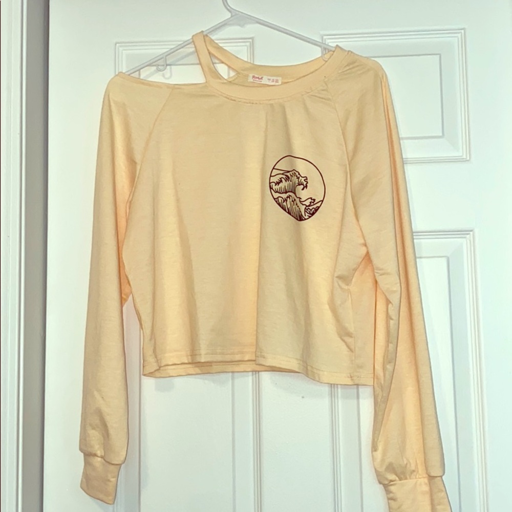 Off the shoulder long sleeve light yellow shirt